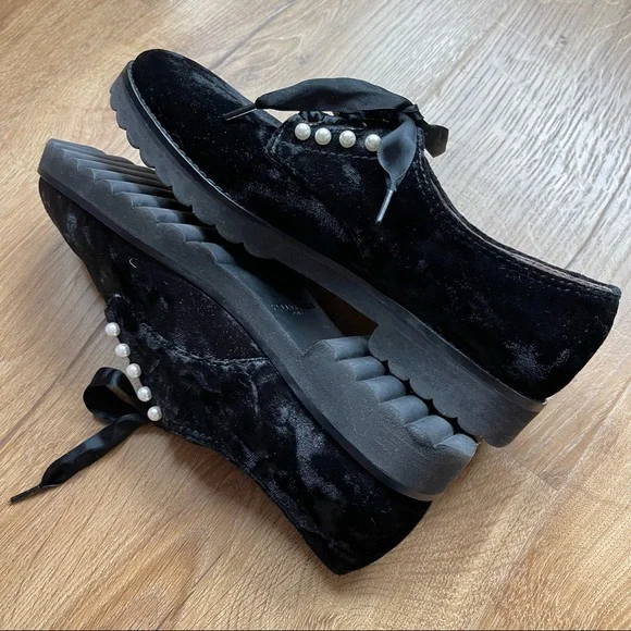 Karl Lagerfeld Black Velvet Izzy2 Flats Size 7.5 - Picture 2 of 8